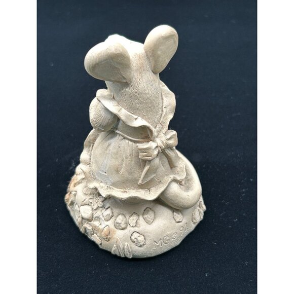 Vintage Light Brown, Groom Bride Mouse in Her Dress, Holding a Bag Purse, MC '9 - Picture 15 of 16